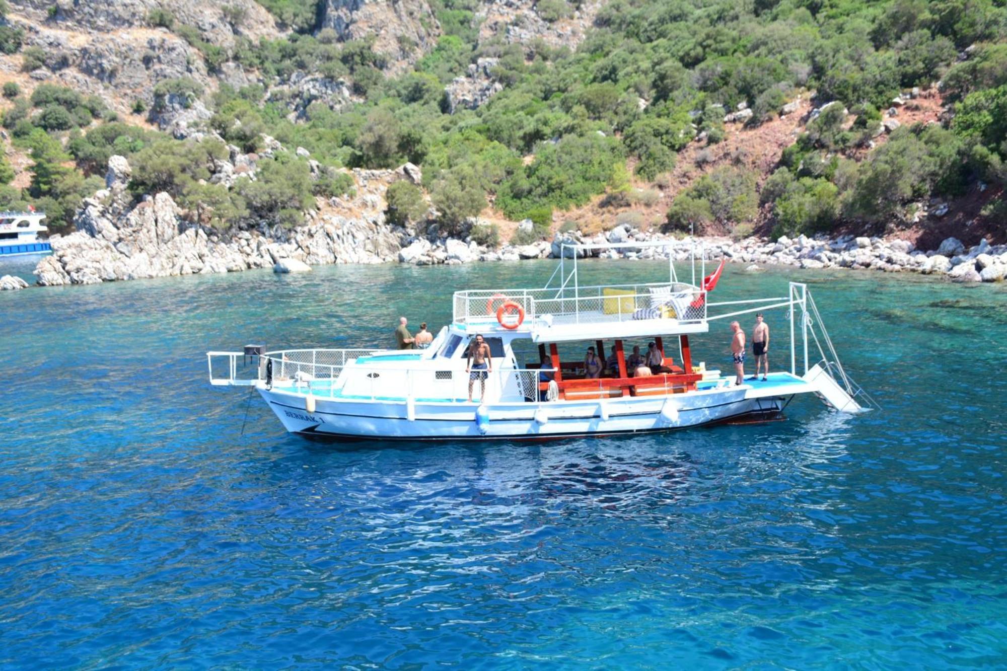 Botel Berrak1 Icmeler Private Yacht Marmaris
